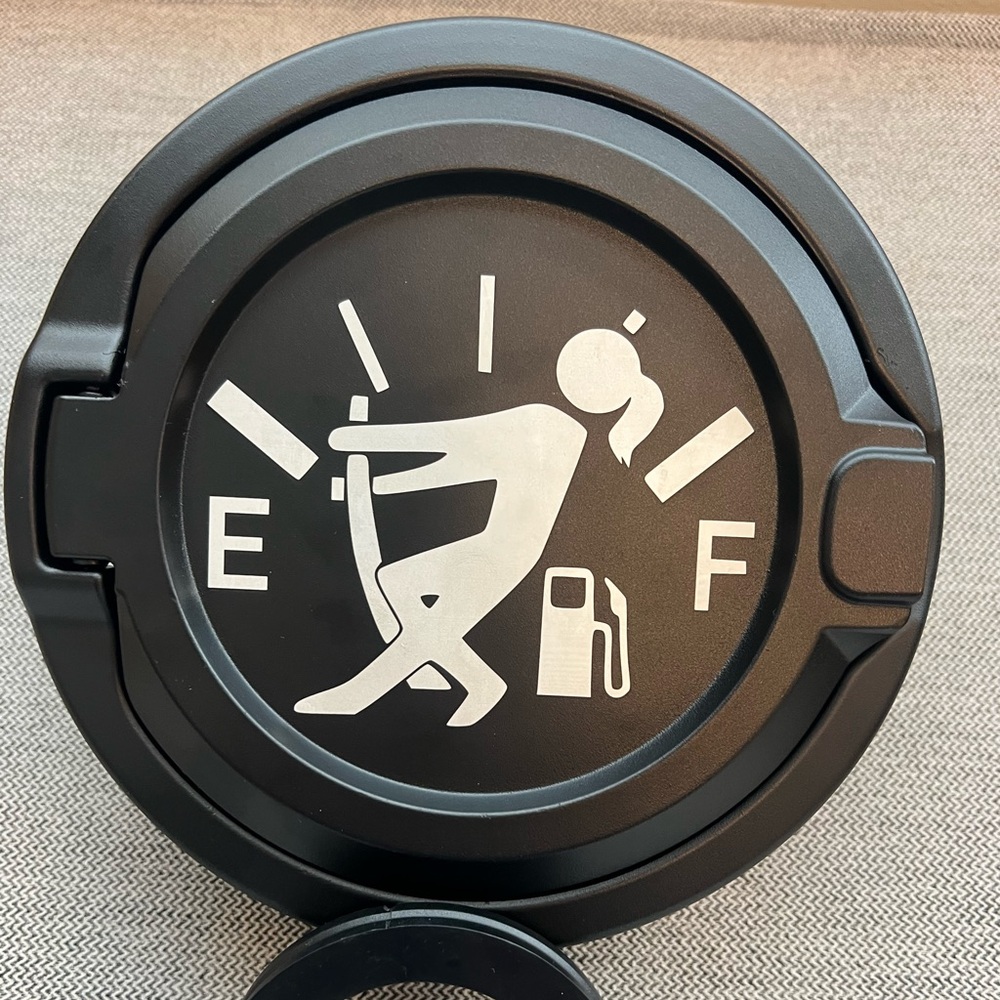 Black VR Accessory Parts
BRAND NEW gas tank cover for JEEP!